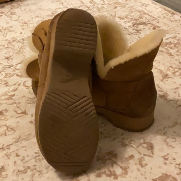 Dansko Tan Shearling Lined Winter Boots - Picture 4 of 6